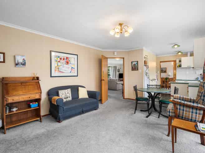 6 Tuscany Place, Beckenham