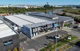 High profile industrial - Ti Rakau Drive