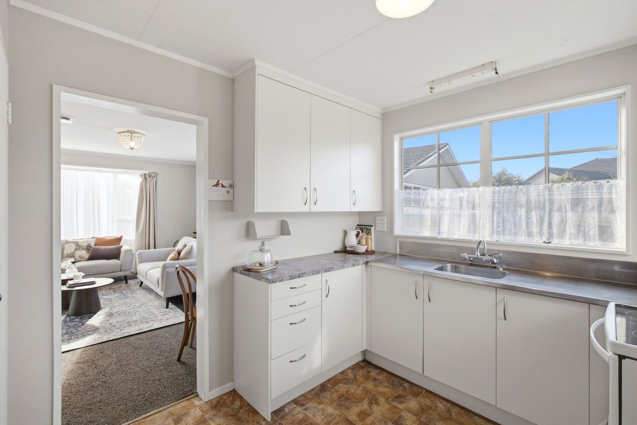 Low maintenance living with bonus studio! - Meer