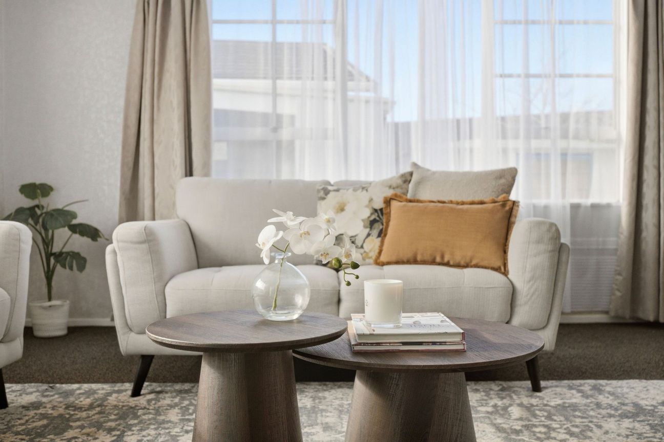 Low maintenance living with bonus studio! - Aanzicht 5