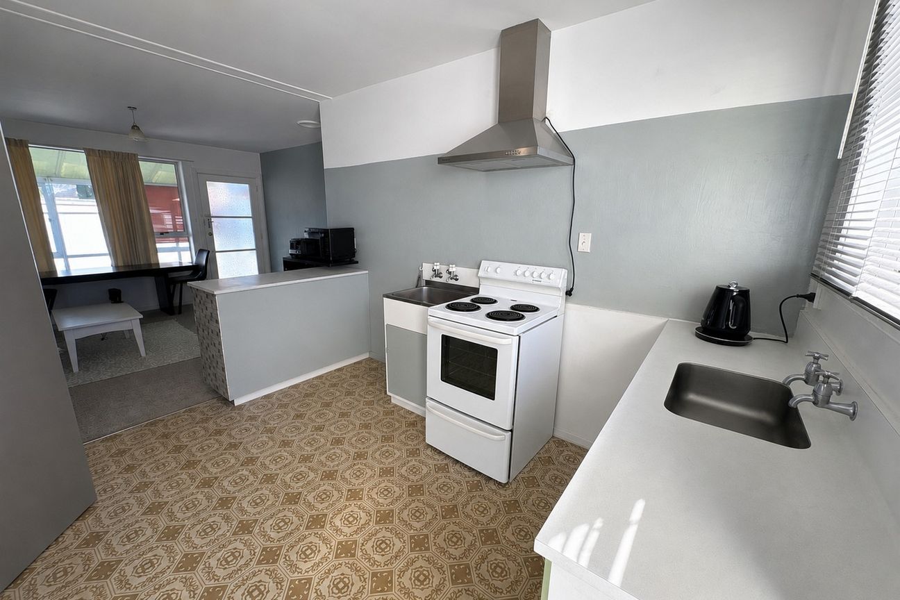 Sunny Unit in Prime Location - Vaade 2