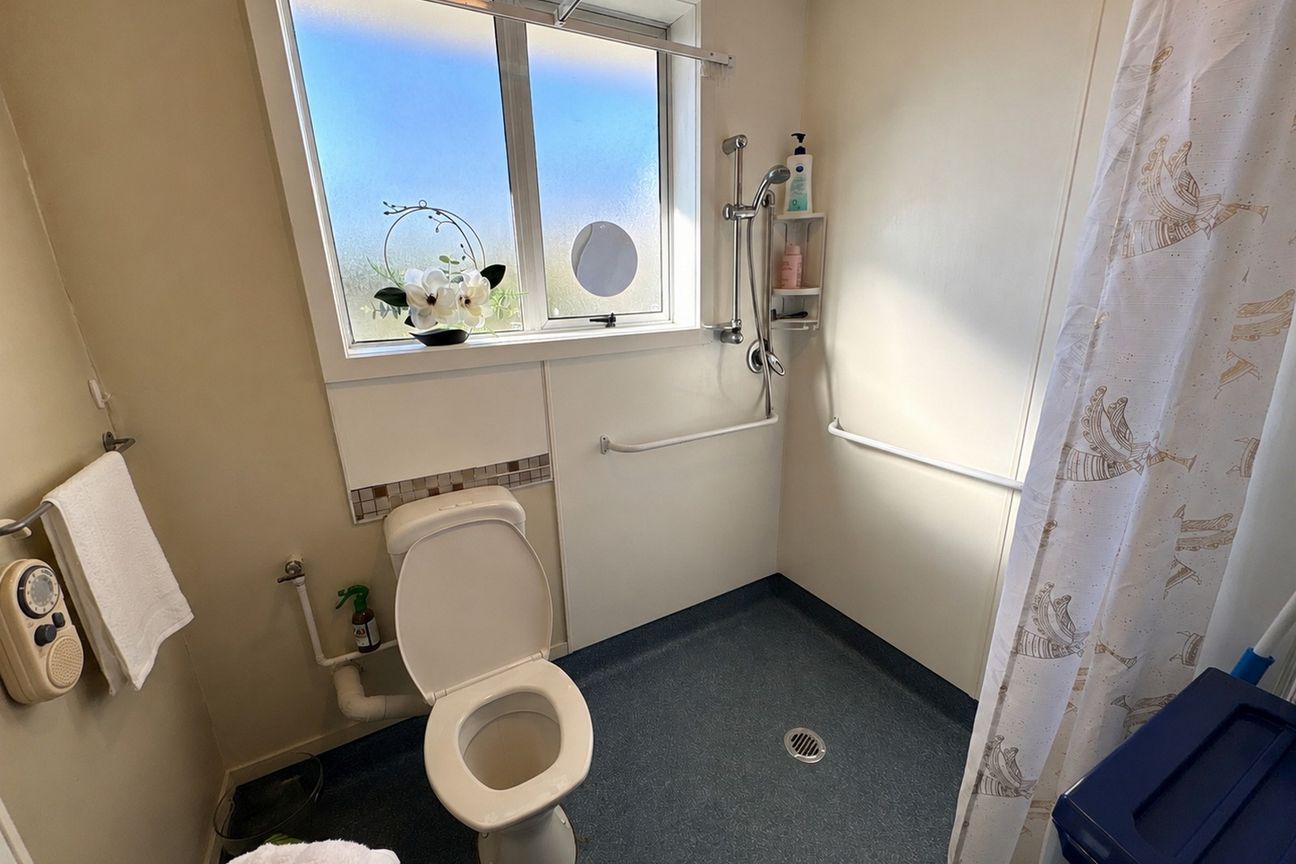 Sunny Unit in Prime Location - Veel