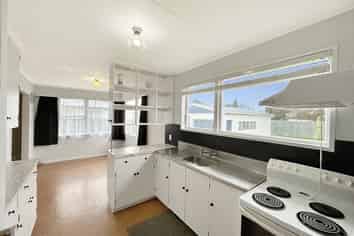 31 Abraham Crescent, Milson