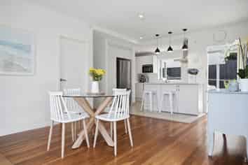 17B Masterton Road, Rothesay Bay