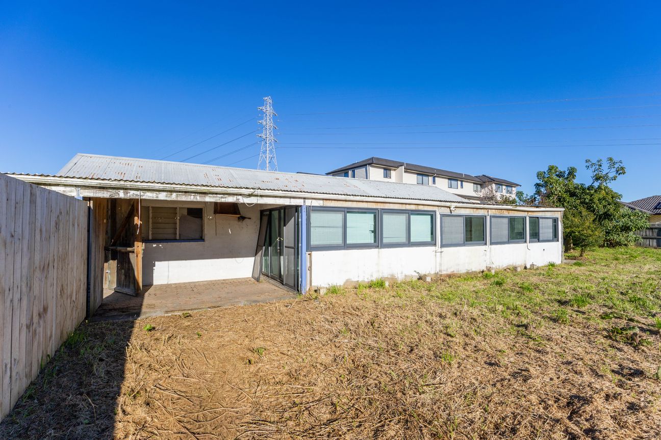 Big Land with Home & Storage Building - Widok 6