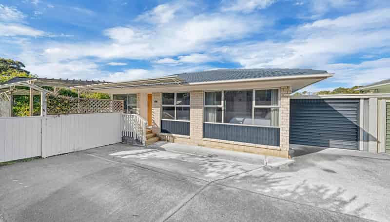 2/4 Noumea Place, Mairangi Bay