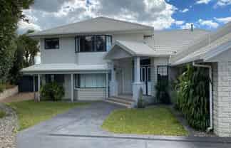 9 Hinton Place, Pyes Pa