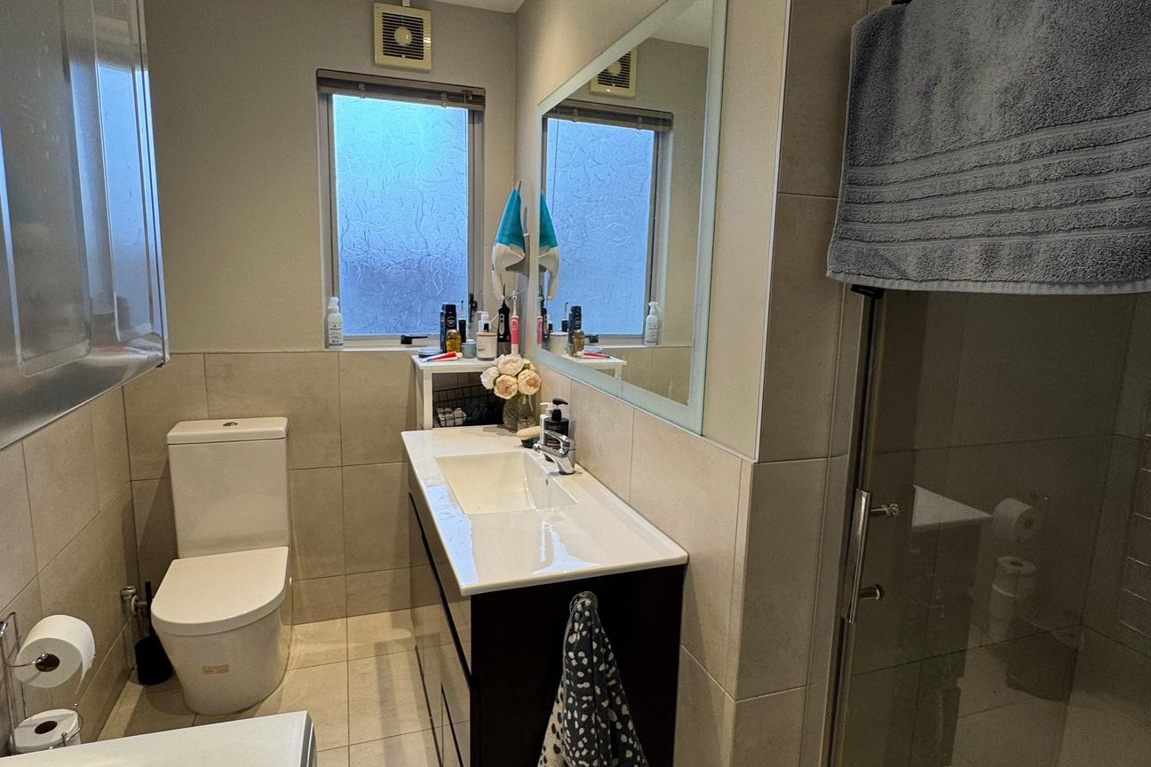 SUNNY, STYLISH AND SUPER CONVIENIENT IN ELLERSLIE - Widok 5