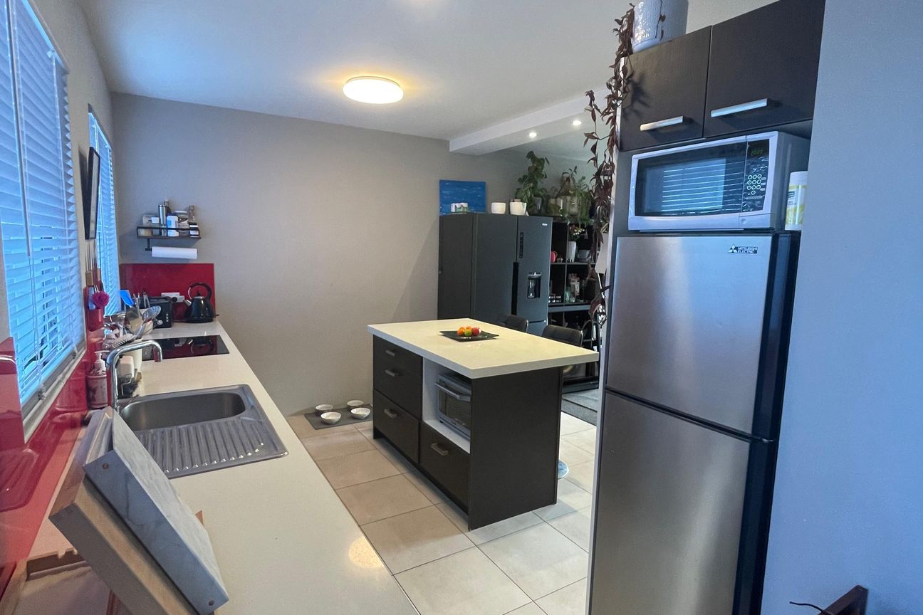 SUNNY, STYLISH AND SUPER CONVIENIENT IN ELLERSLIE - Widok 4