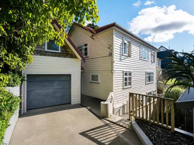 11 Lancaster Street, Karori