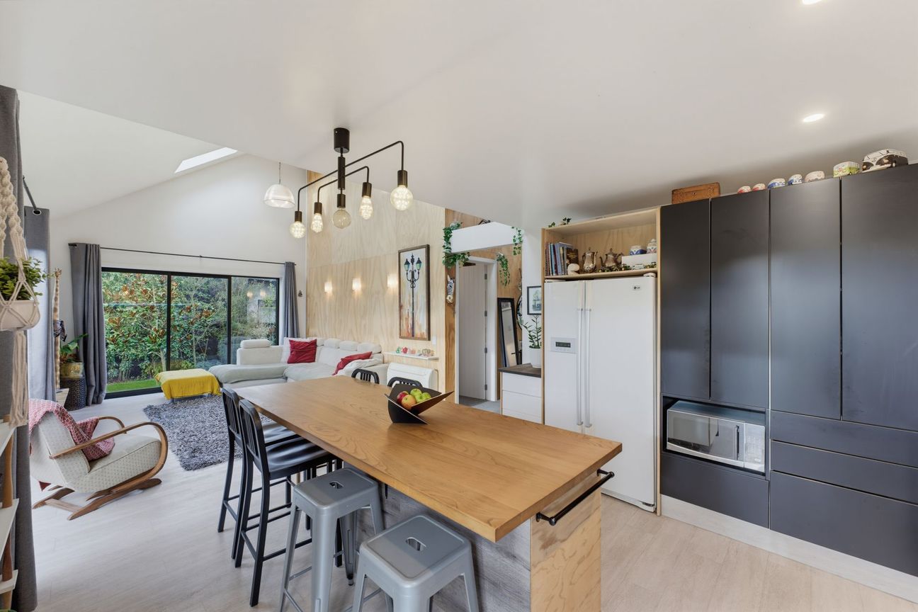 Big Section, Modern Home, Endless Possibilities - Ansicht 6