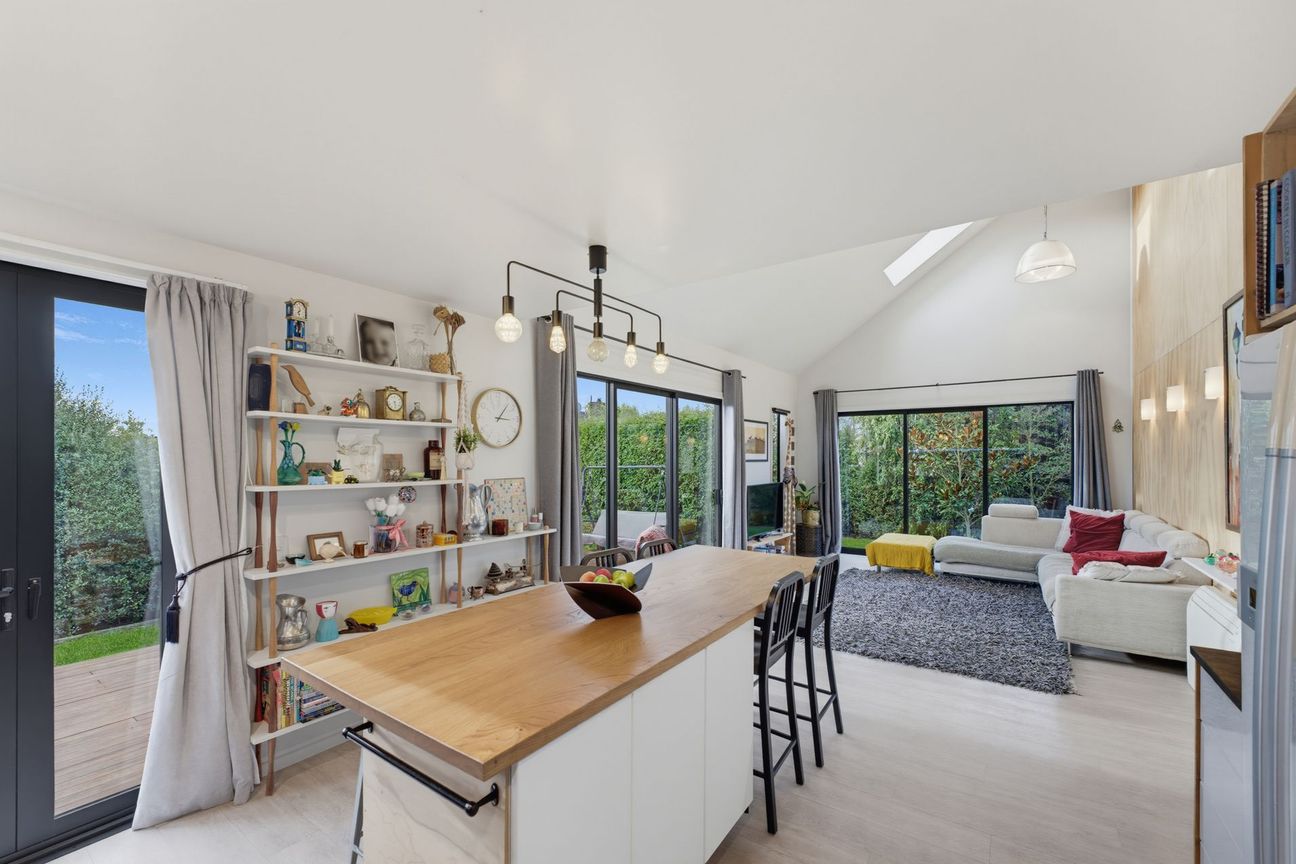 Big Section, Modern Home, Endless Possibilities - Ansicht 5