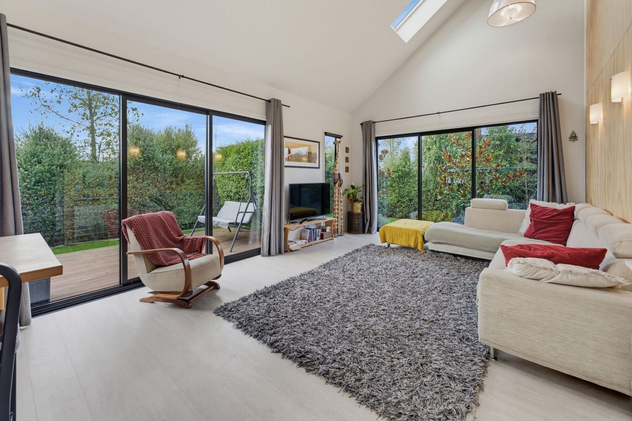 Big Section, Modern Home, Endless Possibilities - Mehr