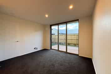 2/570 Madras Street, Saint Albans