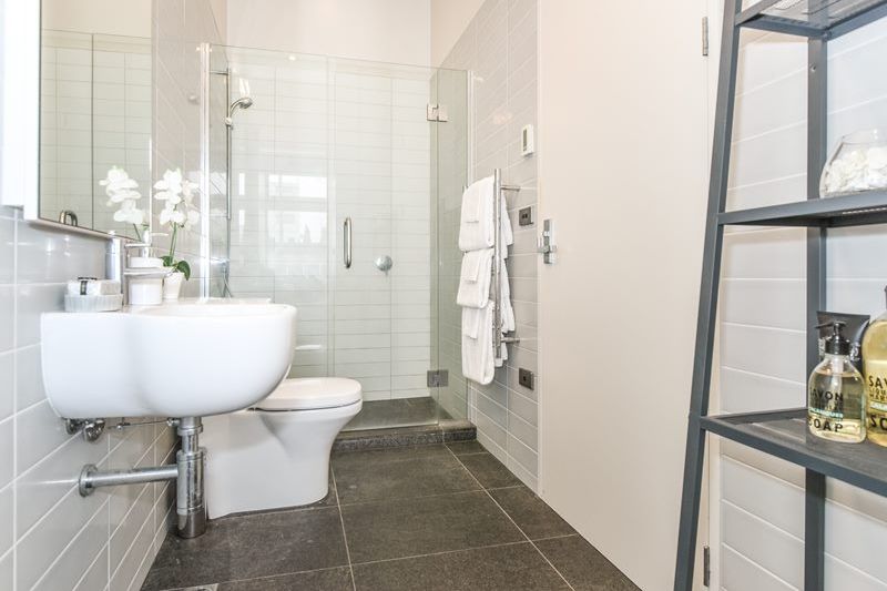 STYLISH LIVING AT THE APEX - Więcej