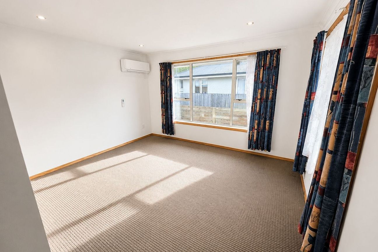 5-Bedroom Home Beside the University! - Vista 2