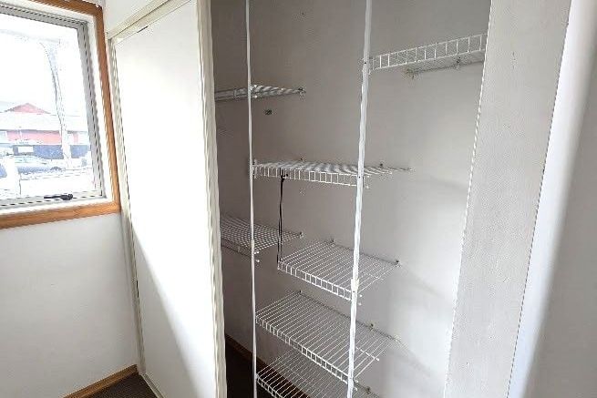5-Bedroom Home Beside the University! - Vista 3