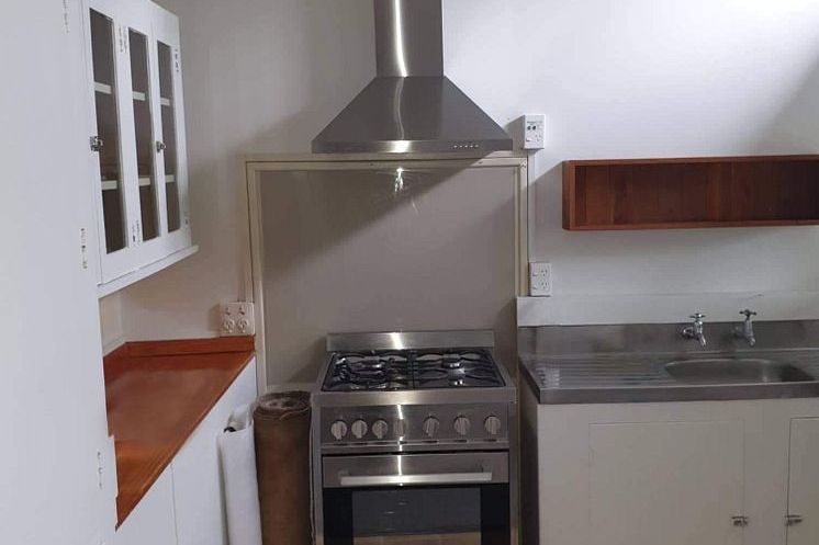 Central, refurbished & short walk to the Hospital - Widok 2