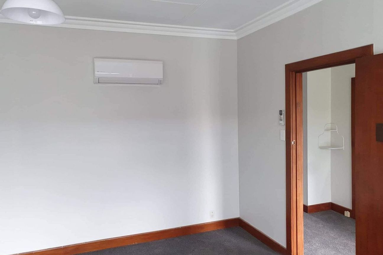 Central, refurbished & short walk to the Hospital - Widok 4