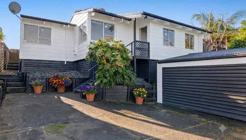 14 Penton Road, Stanmore Bay