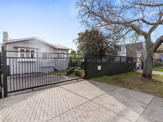 3 Waiohua Road, Greenlane
