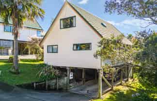 27 Brookvale Park, Stanmore Bay