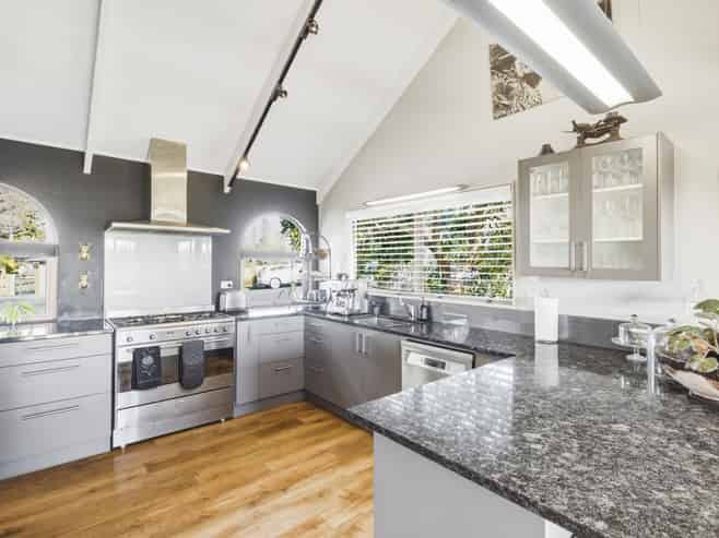 30 Virginia Road, Saint Johns Hill