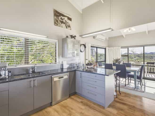 30 Virginia Road, Saint Johns Hill