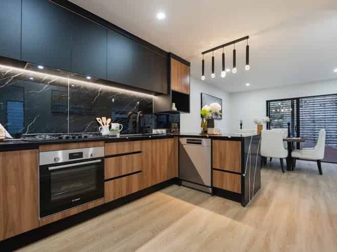 1 Puhakehake Place, Flat Bush