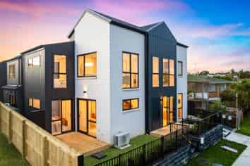 3A Towra Place, Botany Downs