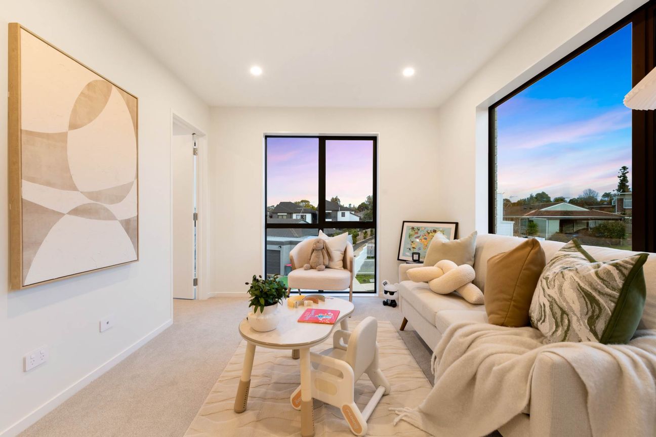 4 Masters with Ensuite + 2 Livings - Vista 3