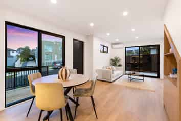 3A Towra Place, Botany Downs