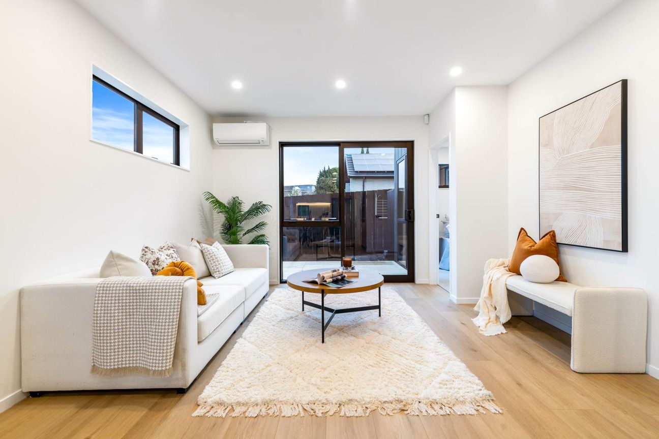 4 Masters with Ensuite + 2 Livings - Vista 2