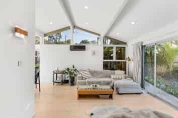 200 Godley Road, Titirangi