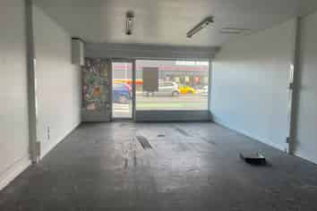 Retail with profile in Linwood