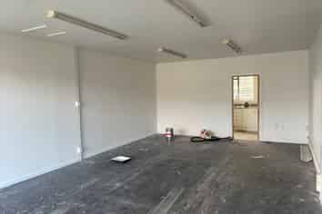 Retail with profile in Linwood