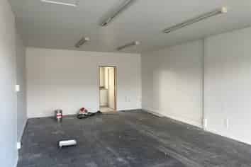 Retail with profile in Linwood