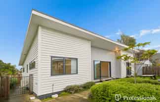 15A Burden Avenue, Wainuiomata