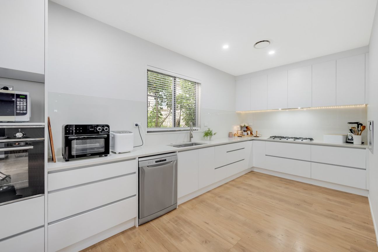 Spacious and private in the heart of Howick - Vista 5