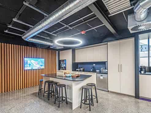 Modern Newly Refurbished Offices Next To The CRL