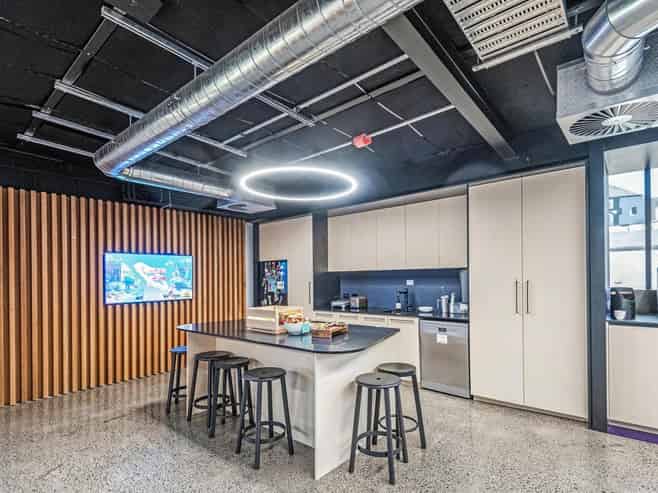 Modern Newly Refurbished Offices Next To The CRL