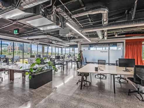 Modern Newly Refurbished Offices Next To The CRL