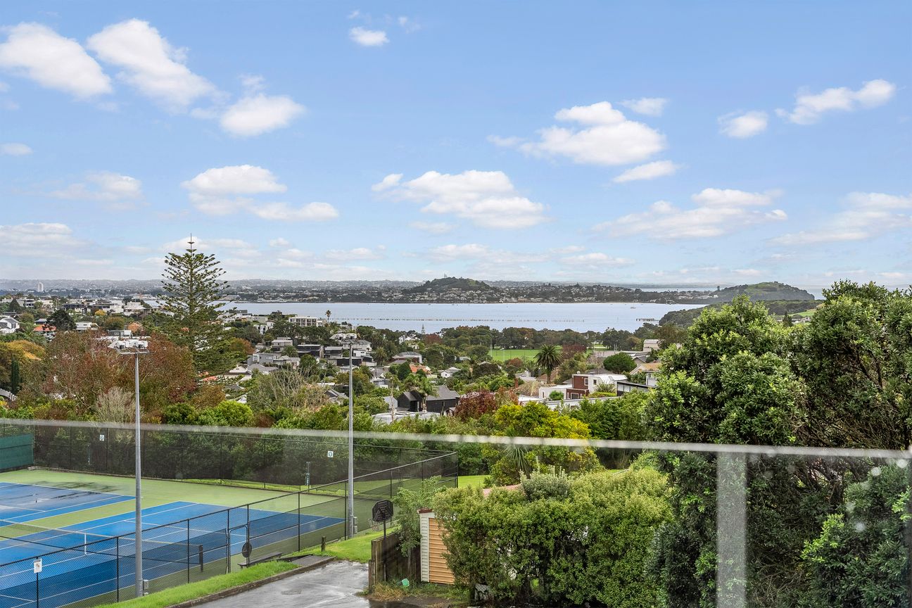 Recently Refreshed with Spectacular Harbour & City Views - Ansicht 3