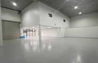 Immaculate Warehouse In Central Location