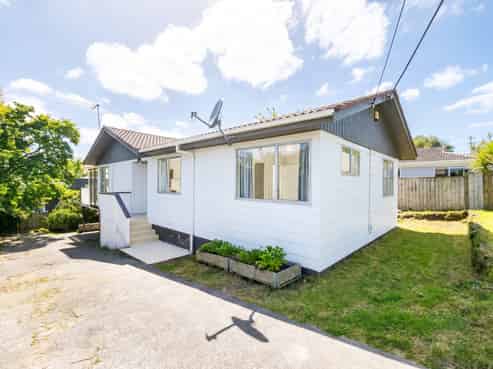 22 Parrs Cross Road , Henderson
