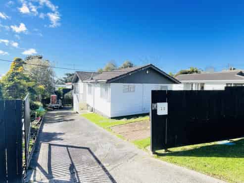 22 Parrs Cross Road , Henderson