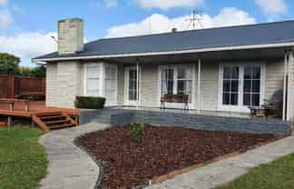 1 Chippendale Cres, Birkdale