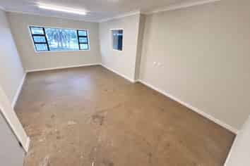 HIGH STUD WAREHOUSING WITH OFFICE
