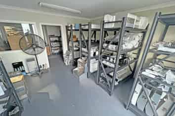HIGH STUD WAREHOUSING WITH OFFICE
