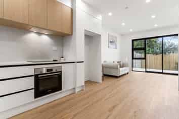 4/2 Kereru Street, Henderson